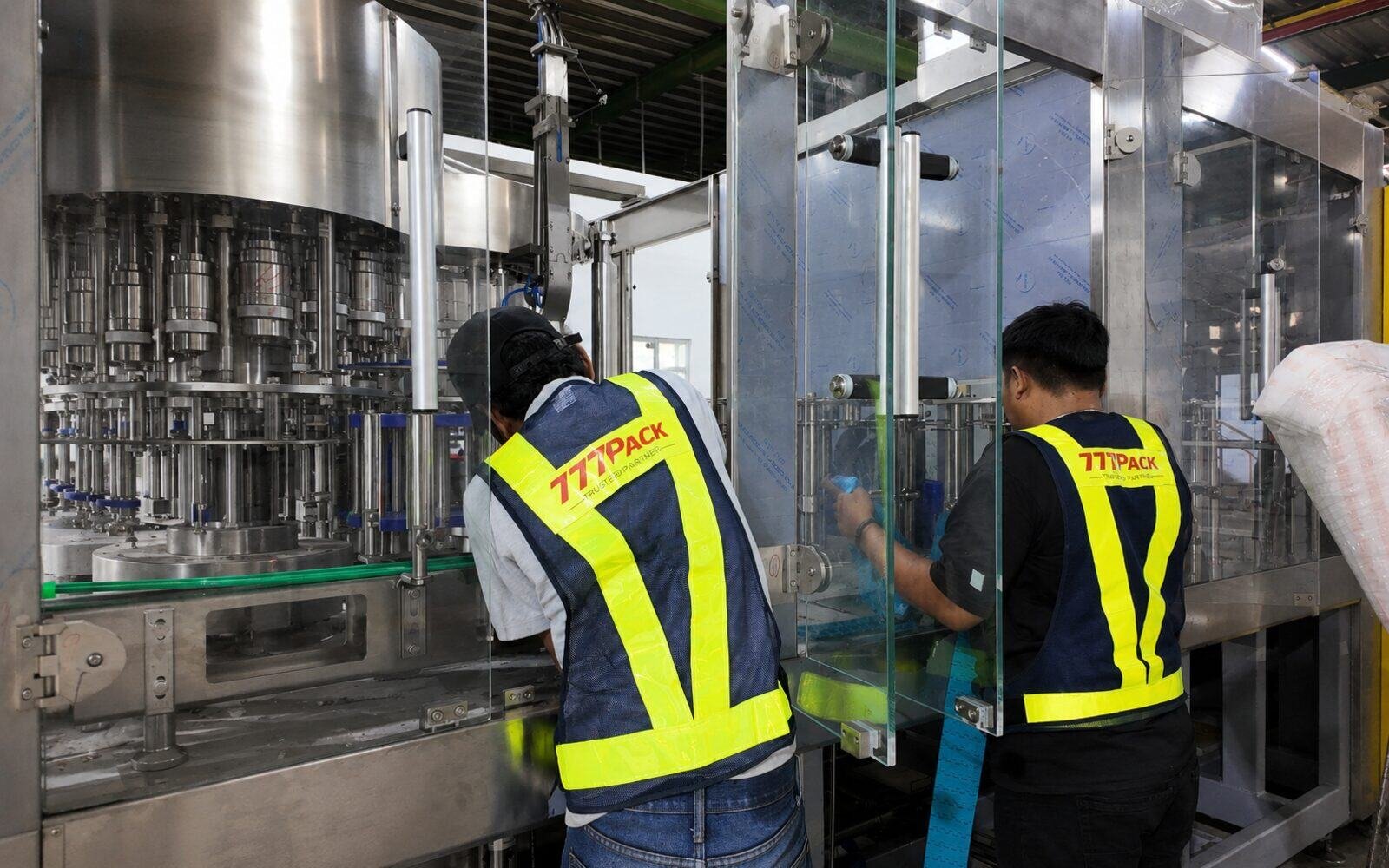 Remote and on-site after-sales support for a bottling line in Indonesia